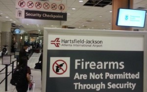 A pesar de las advertencias, es posible colar un arma en los aeropuertos USA.