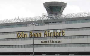 El aeropuerto de Colonia vivió ayer momentos de tensión.