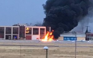 El impacto causó un incendio en las dependencias de Bomberos.