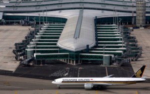 El Prat es el único aeropuerto de la UE que experimenta atascos por la implementación de la normativa antiterrorista.