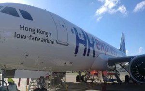 El aparato luce ya la librea de la aerolínea hongkonesa HK Express.  