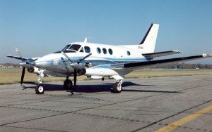 La King Air 90 es un bimotor turbopropulsado muy popular en Aviación General para distancias cortas y medias