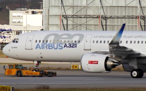 El aparato forma parte de la família de aviones de pasillo único más eficientes de Airbus.