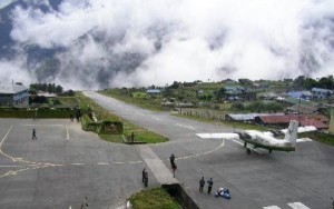 Los aeropuertos nepalíes tiene fama de extraordinariamente peligrosos.