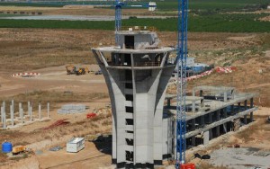 Las obras lfinalizaron hace años, pero el aeropuerto no ha entrado aún en servicio.