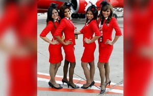 Los parlamentarios consideran que las TCP de Air Asia van demasiado provocativas.